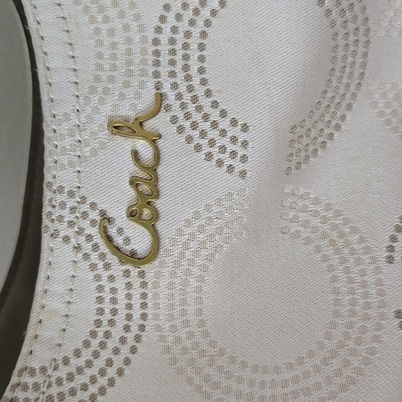 Coach Cream Signature Fabric and Tan Patent Leather Straps Shoulder Bag - Picture 2 of 15